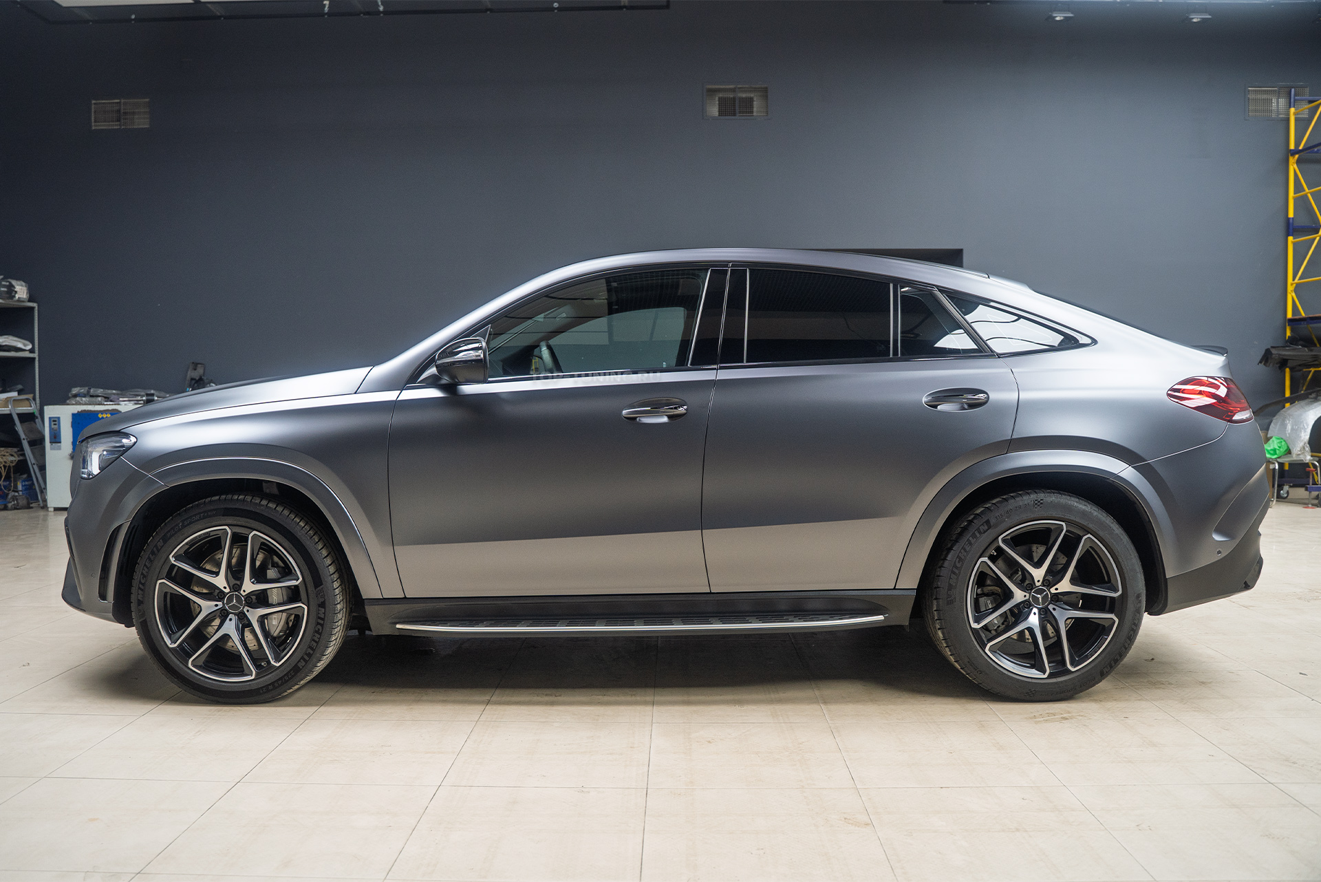 Оклейка всего кузова в сатиновый полиуретан для Mercedes-Benz GLE53 AMG