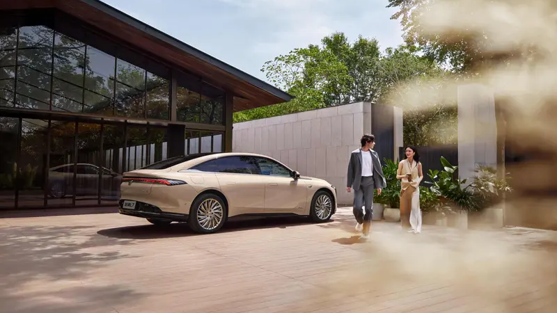 Представлен интерьер Buick Electra L7 с двумя сиденьями, поворачивающимися на 120°