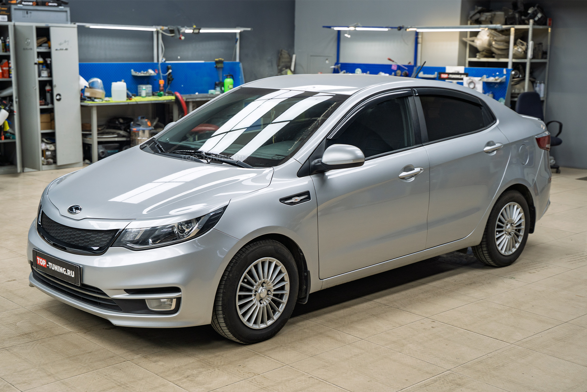 Тюнинг обвеса Kia Rio III: установка диффузора, спойлера и ресничек