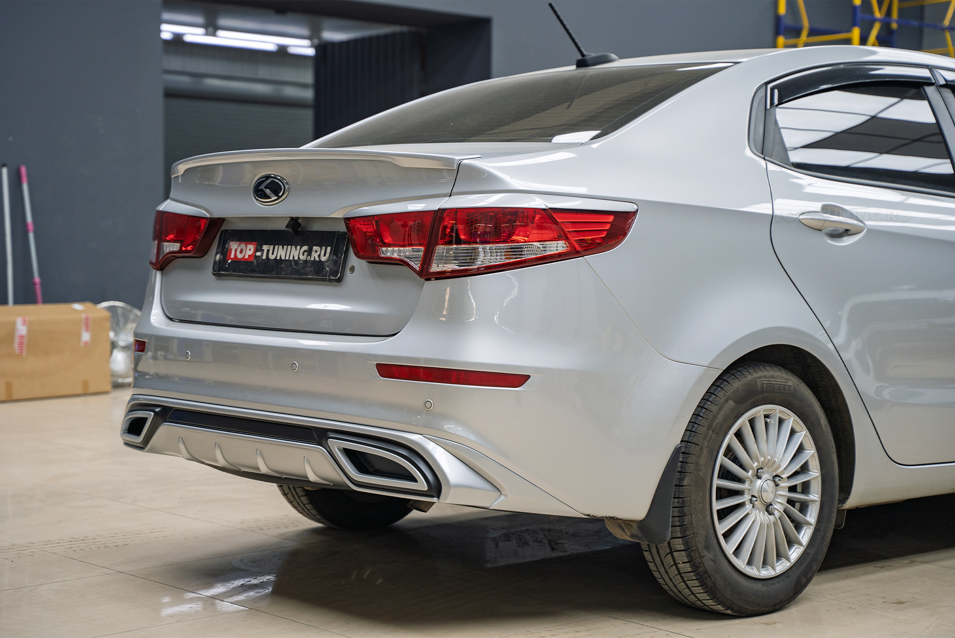 Тюнинг обвеса Kia Rio III: установка диффузора, спойлера и ресничек