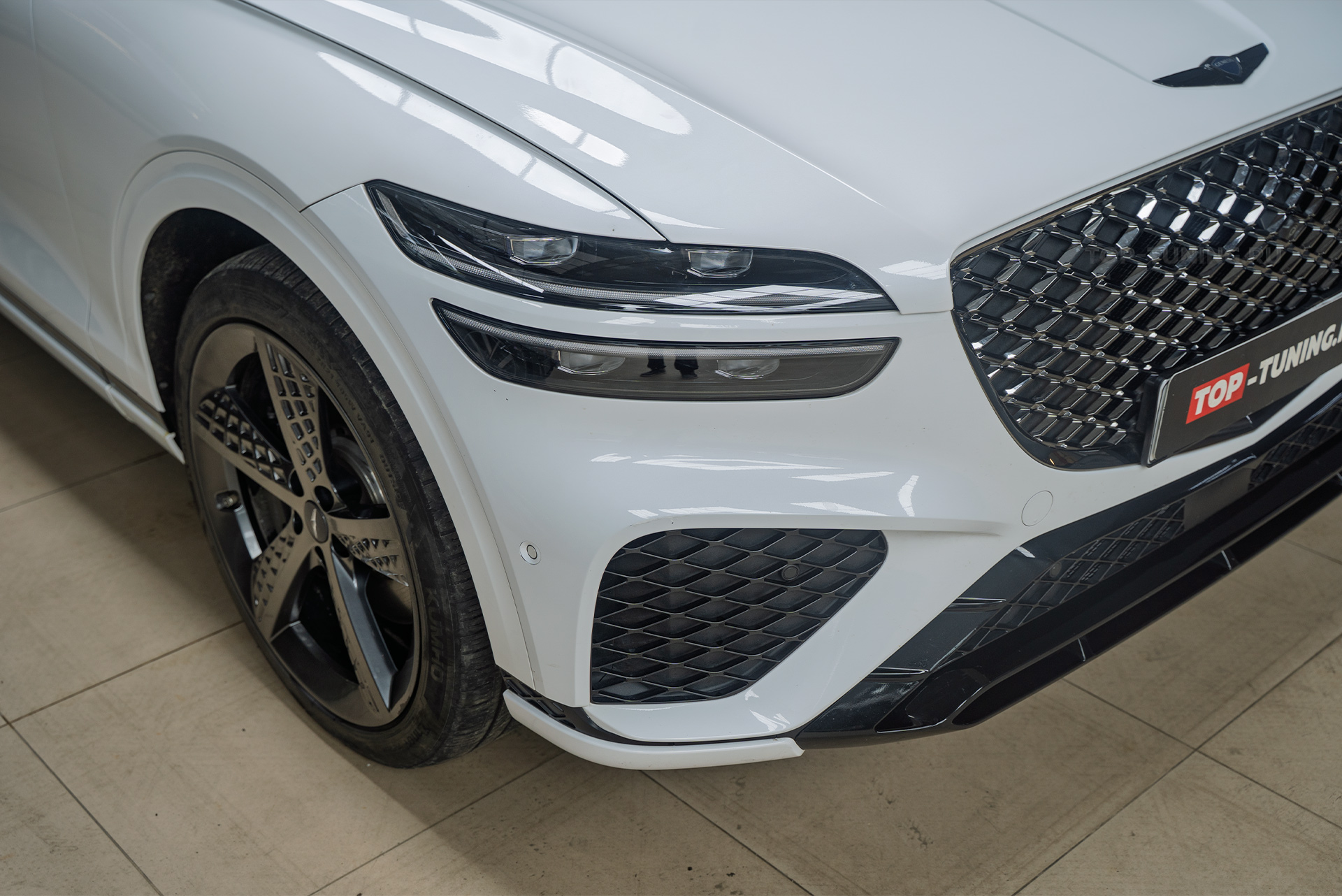 Установка защитной сетки-фильтра для нового Genesis GV70 рестайлинг