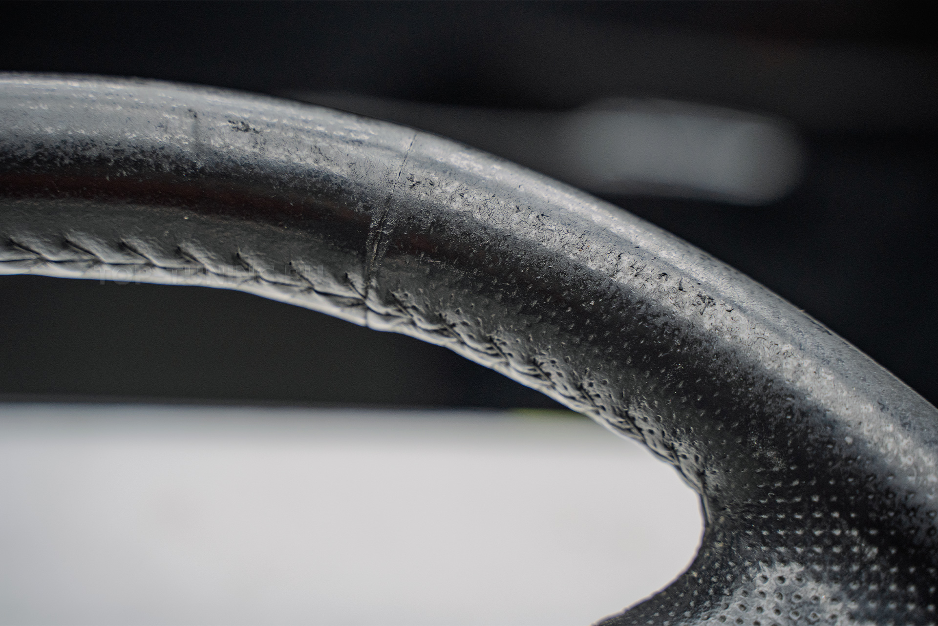 Анатомический тюнинг-руль для Mazda 3 BK рестайлинг 