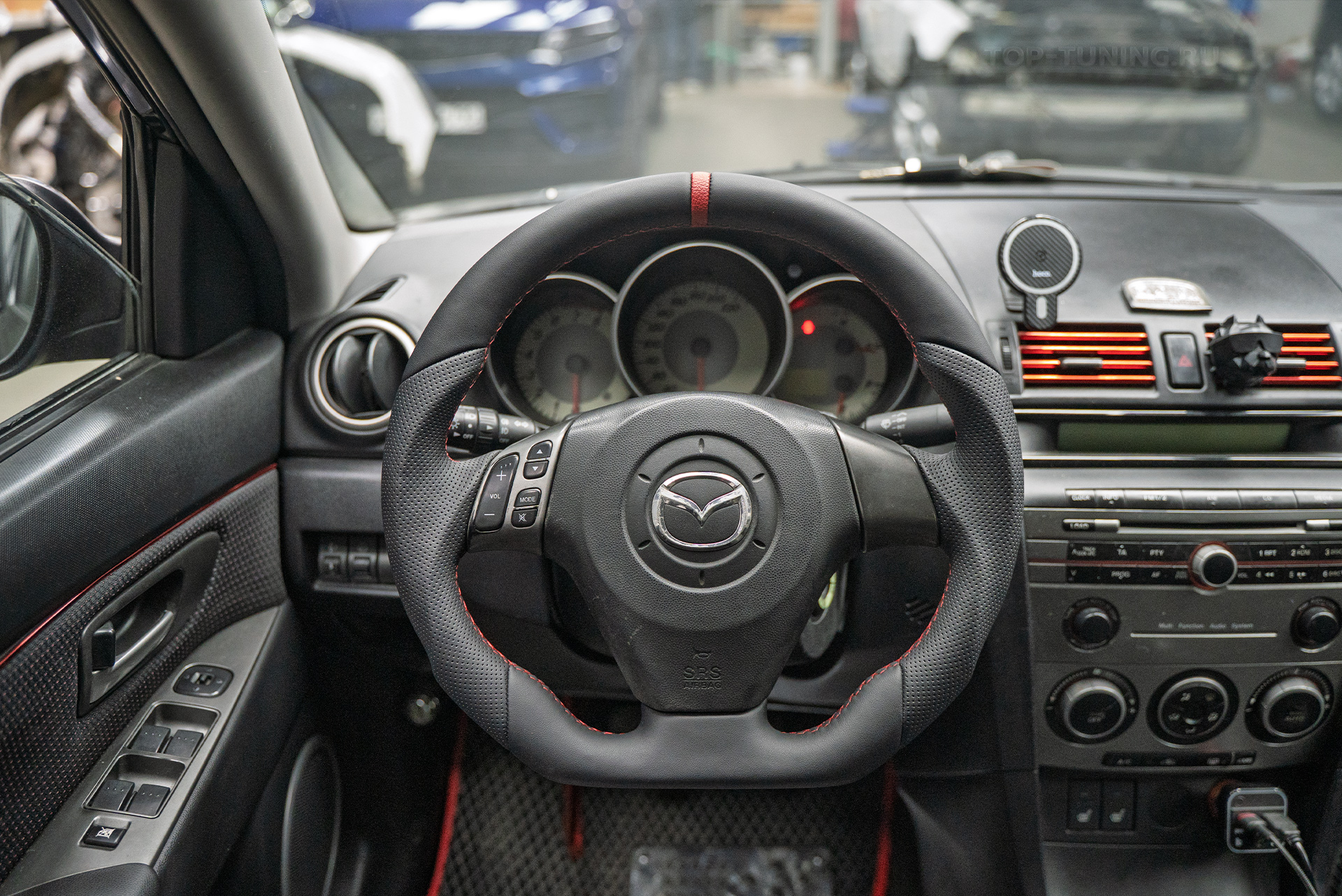 Анатомический тюнинг-руль для Mazda 3 BK рестайлинг 