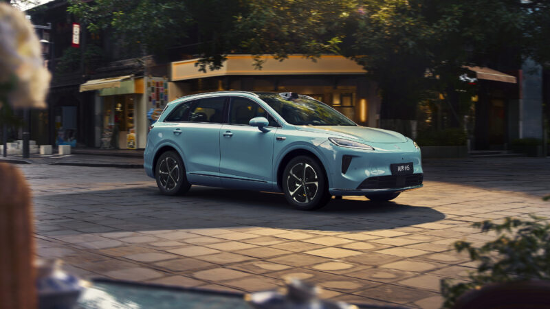 Новый внедорожник Saic H5 energy от Huawei получил 80 000 заказов в Китае