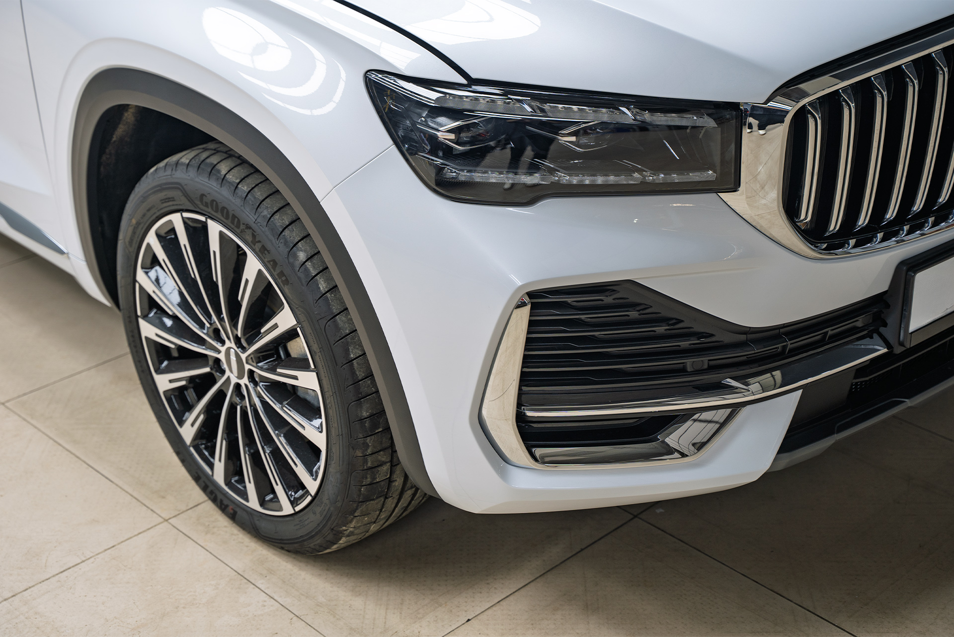 110238 Полная оклейка кузова + защита лобового для Geely Monjaro рестайлинг