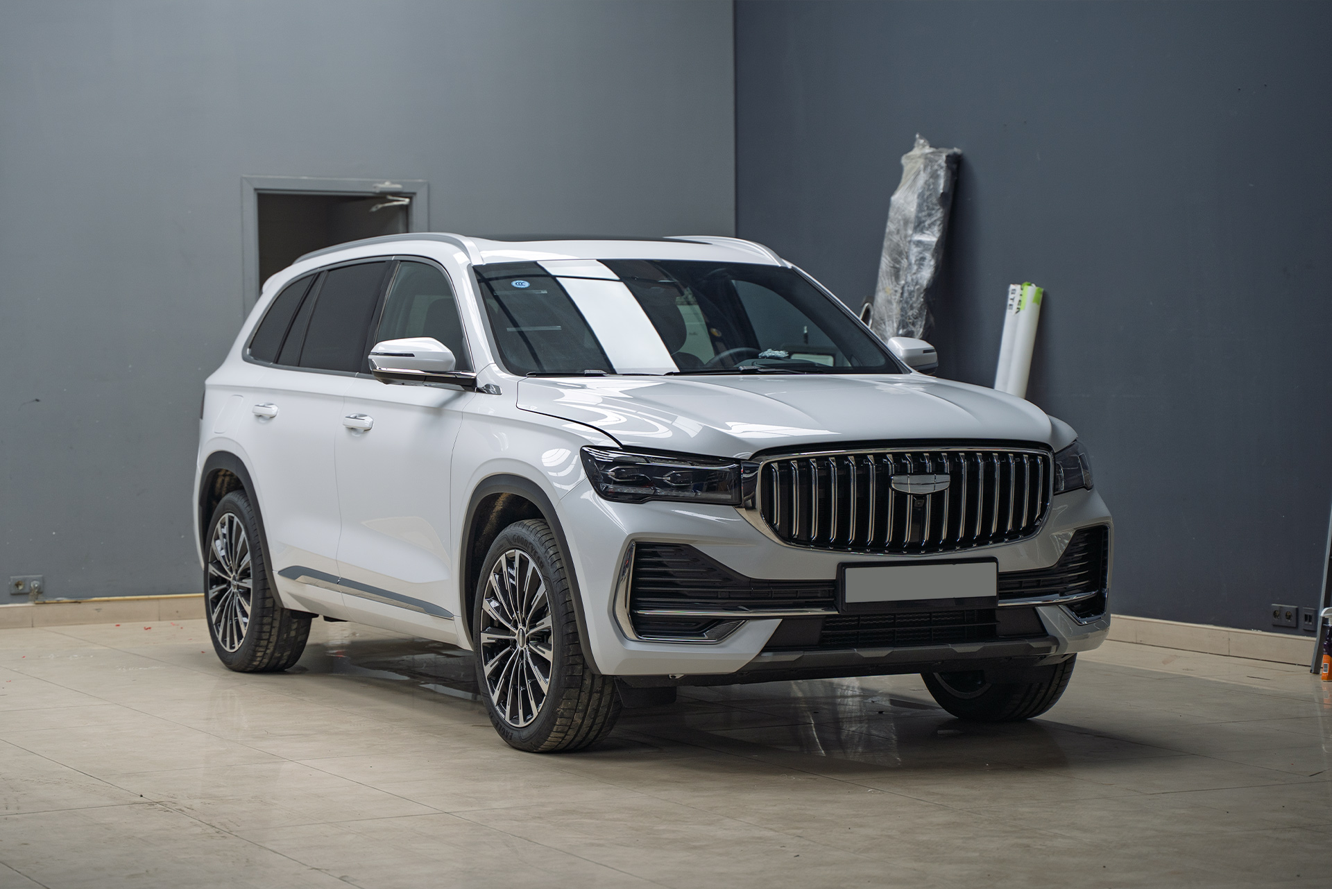 110238 Полная оклейка кузова + защита лобового для Geely Monjaro рестайлинг