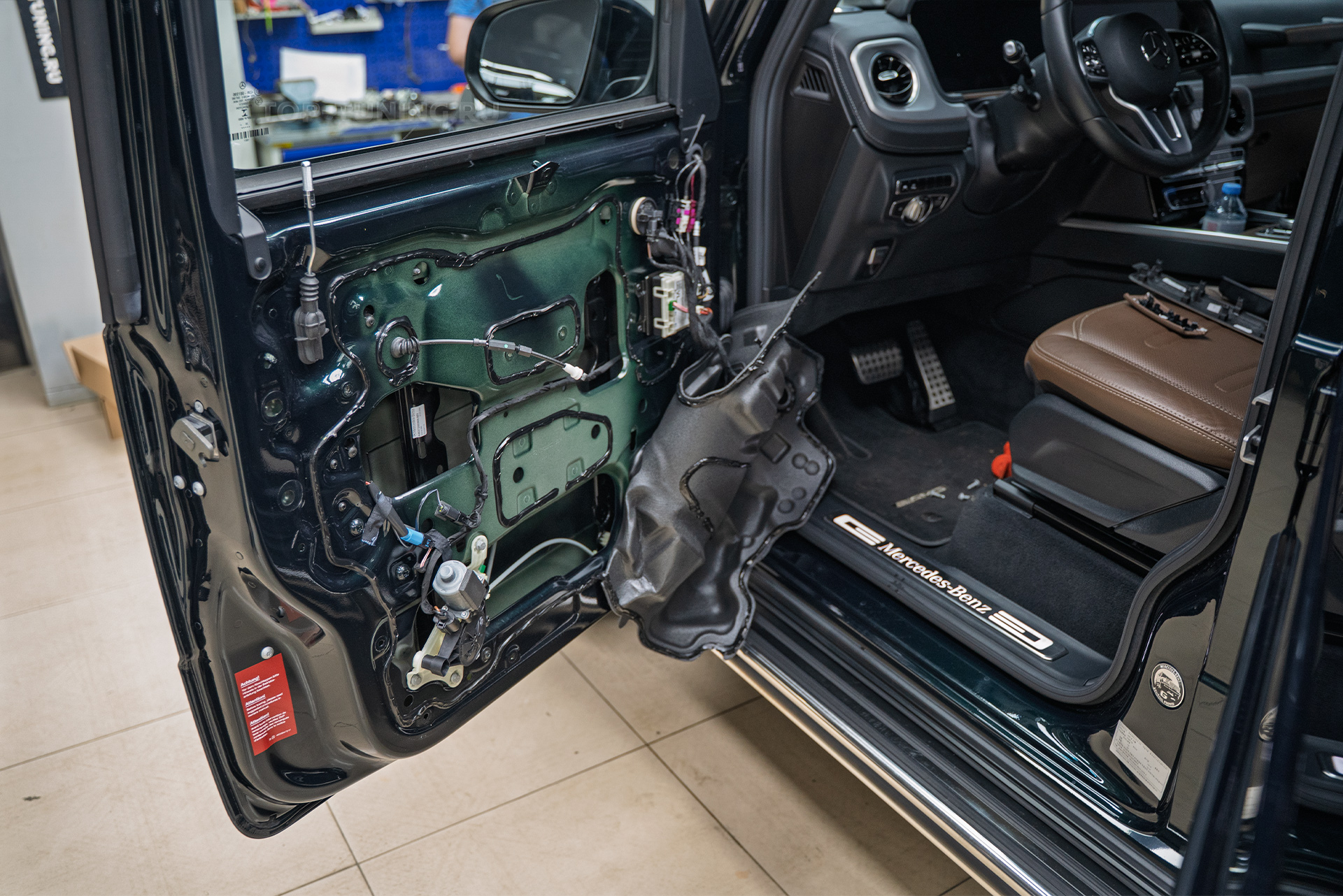 110239 Монтаж доводчиков во все двери Mercedes-Benz Gelandwagen W463 2018-2024