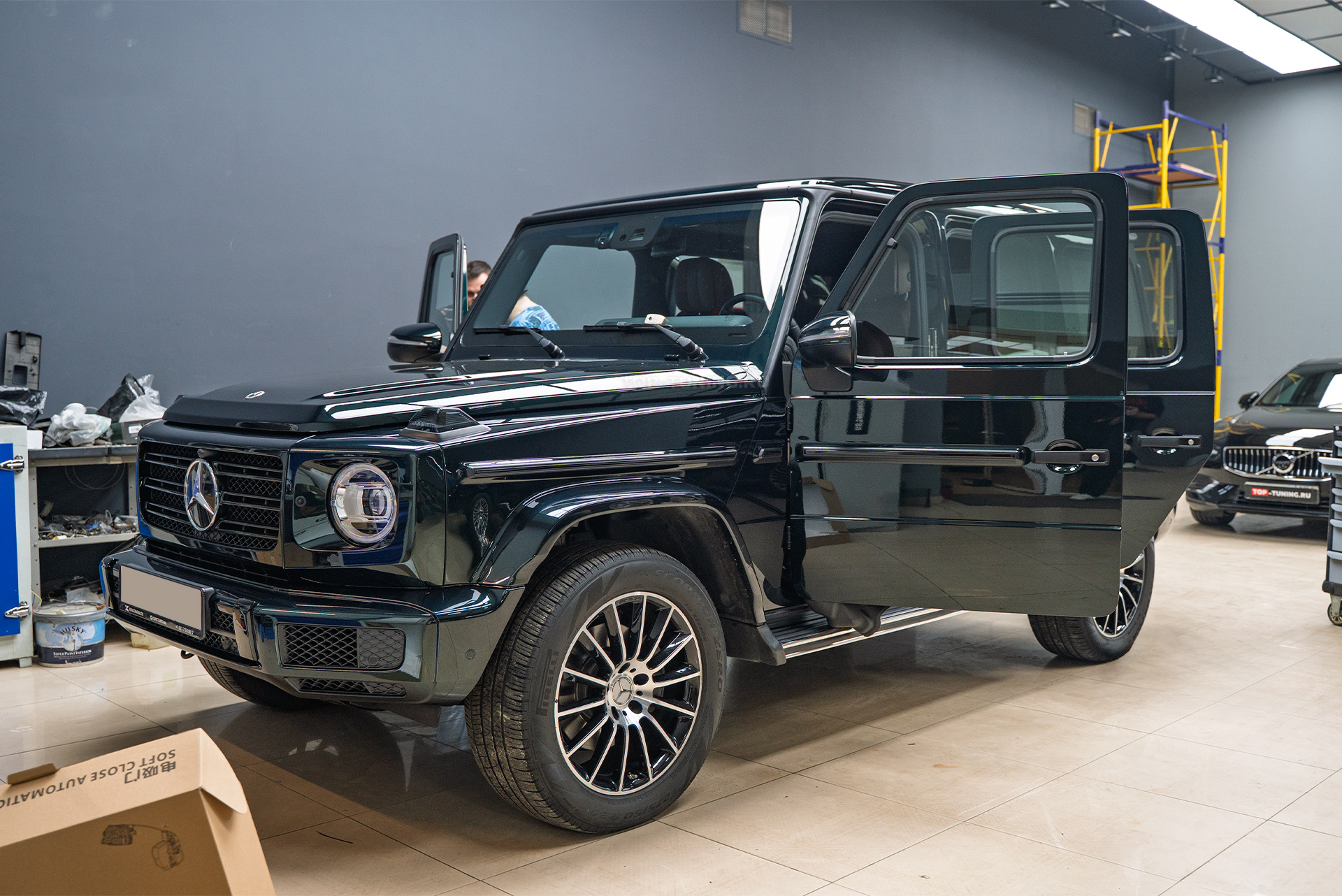 Монтаж доводчиков во все двери Mercedes-Benz Gelandwagen W463 2018-2024