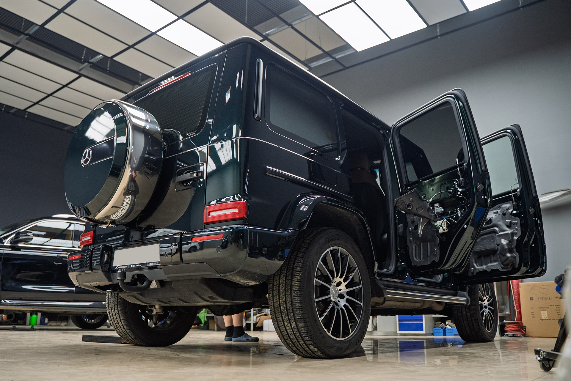 110239 Монтаж доводчиков во все двери Mercedes-Benz Gelandwagen W463 2018-2024