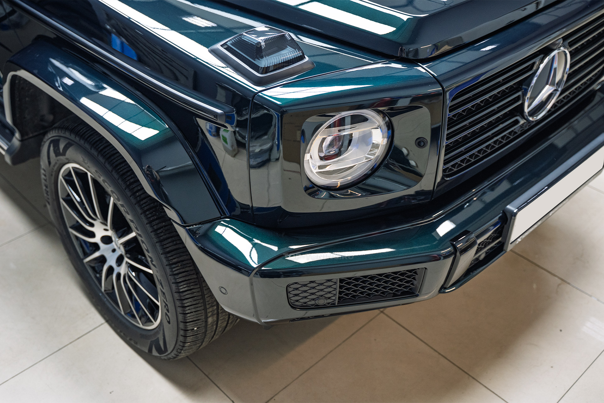 Монтаж доводчиков во все двери Mercedes-Benz Gelandwagen W463 2018-2024