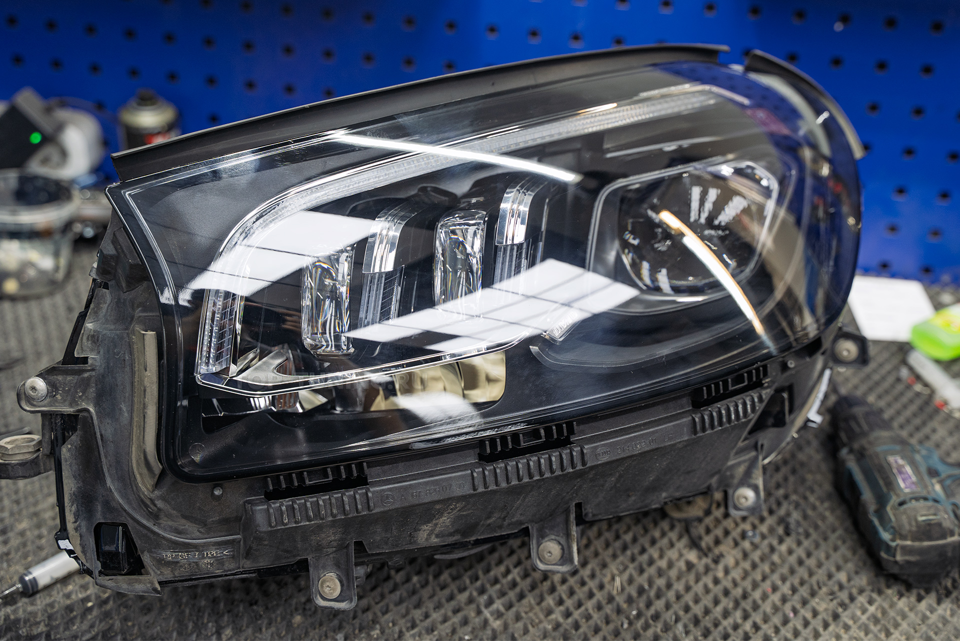 110250 Замена стекол фар Mercedes-Benz GLS 2019 на новую версию