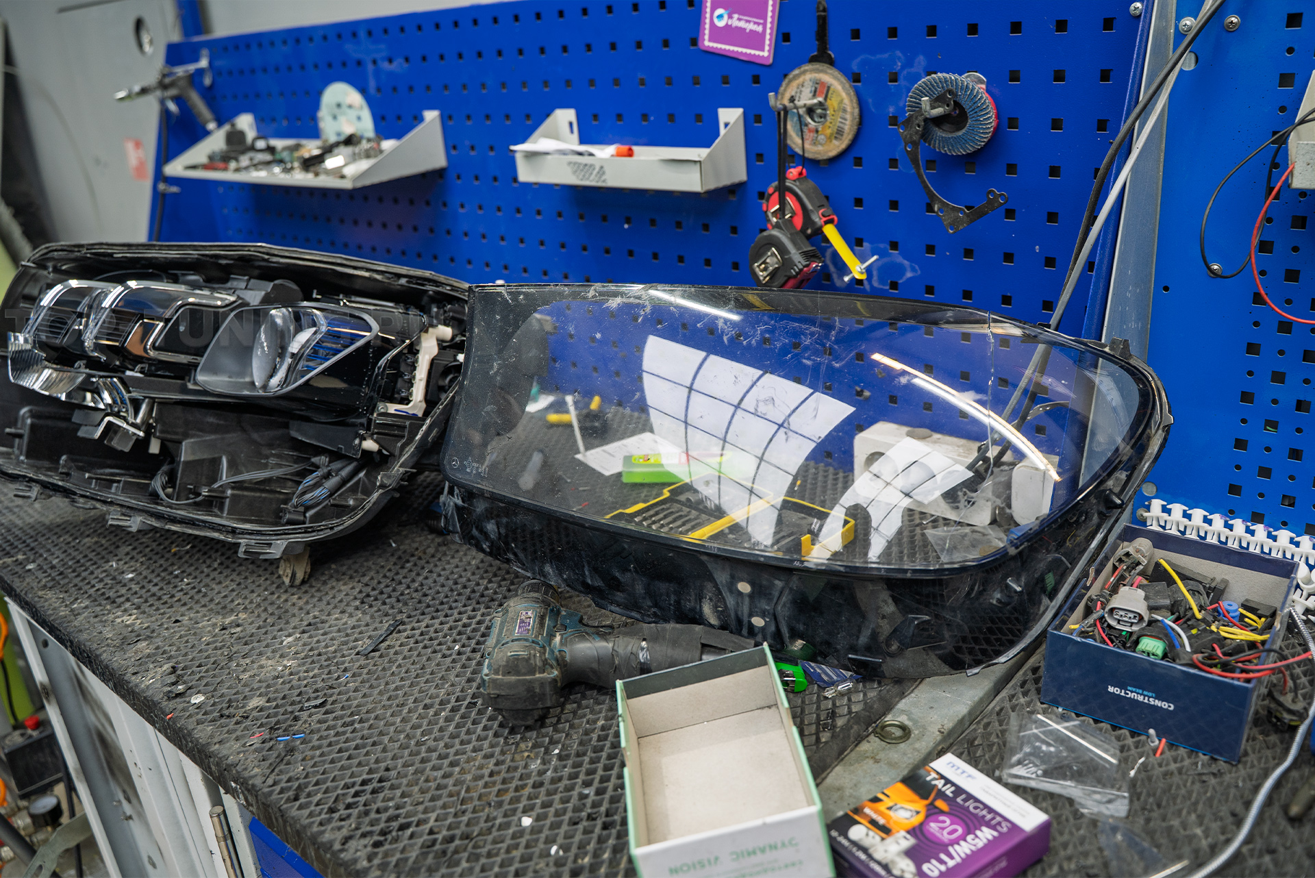 110250 Замена стекол фар Mercedes-Benz GLS 2019 на новую версию