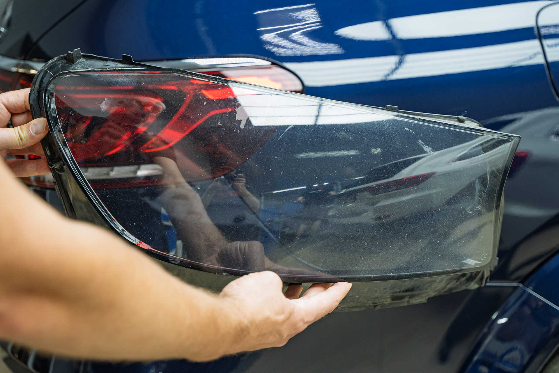 Замена стекол фар Mercedes-Benz GLS 2019 на новую версию