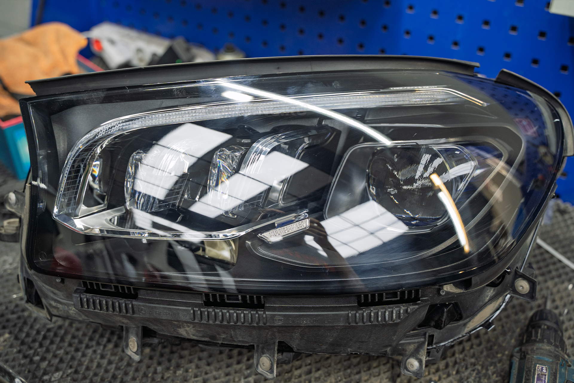 110250 Замена стекол фар Mercedes-Benz GLS 2019 на новую версию