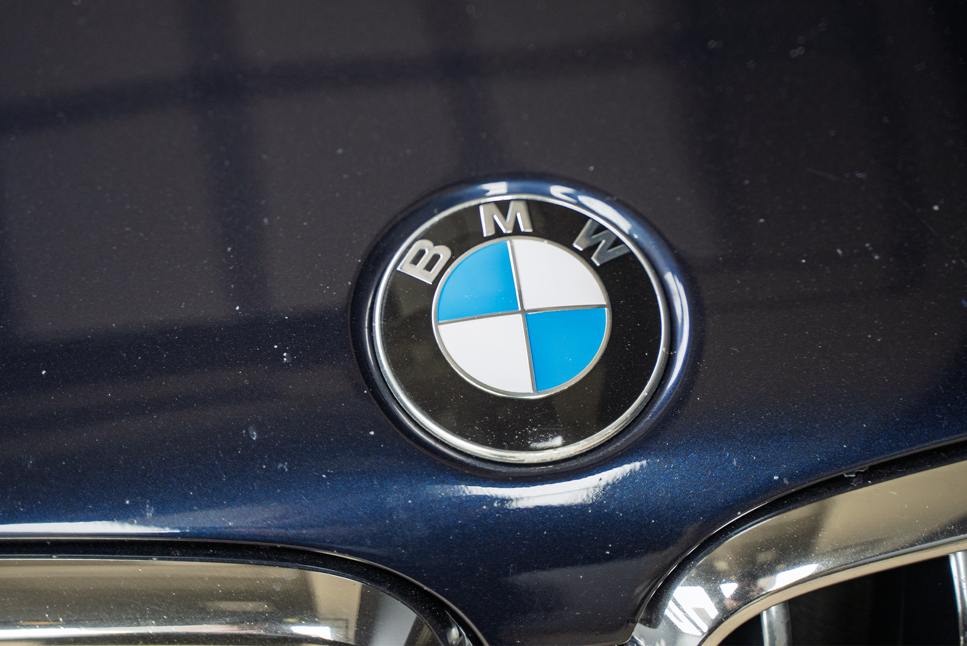 Установка автоматической системы ароматизации и ионизации салона BMW X5 F15