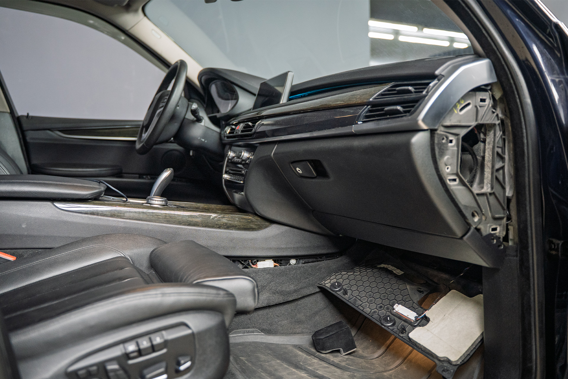 110257 Установка автоматической системы ароматизации и ионизации салона BMW X5 F15