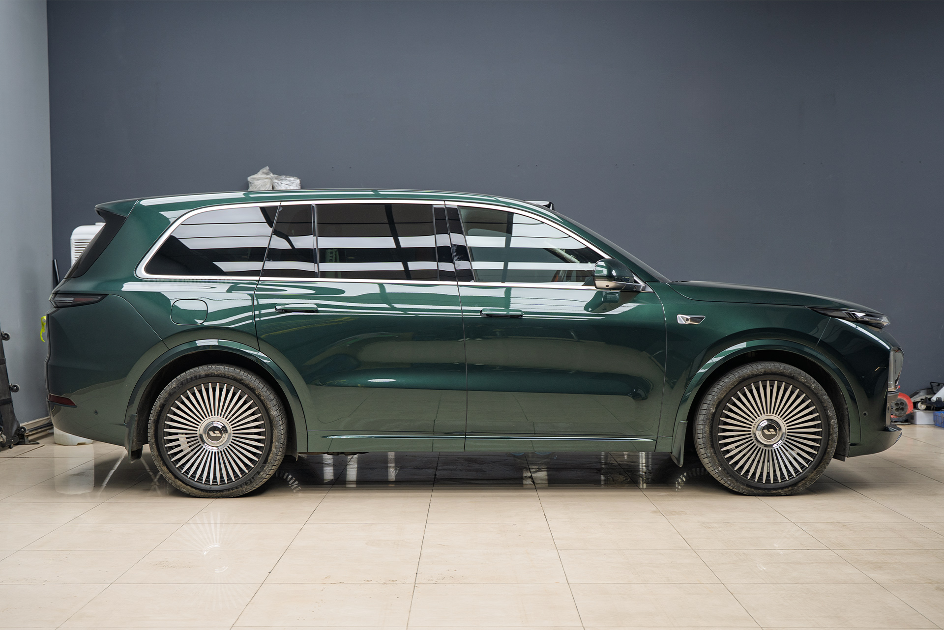 Монтаж акустических стоек для Li L9 – тюнинг автозвука Lixiang 110258 Монтаж акустических стоек для Li L9 – тюнинг автозвука Lixiang