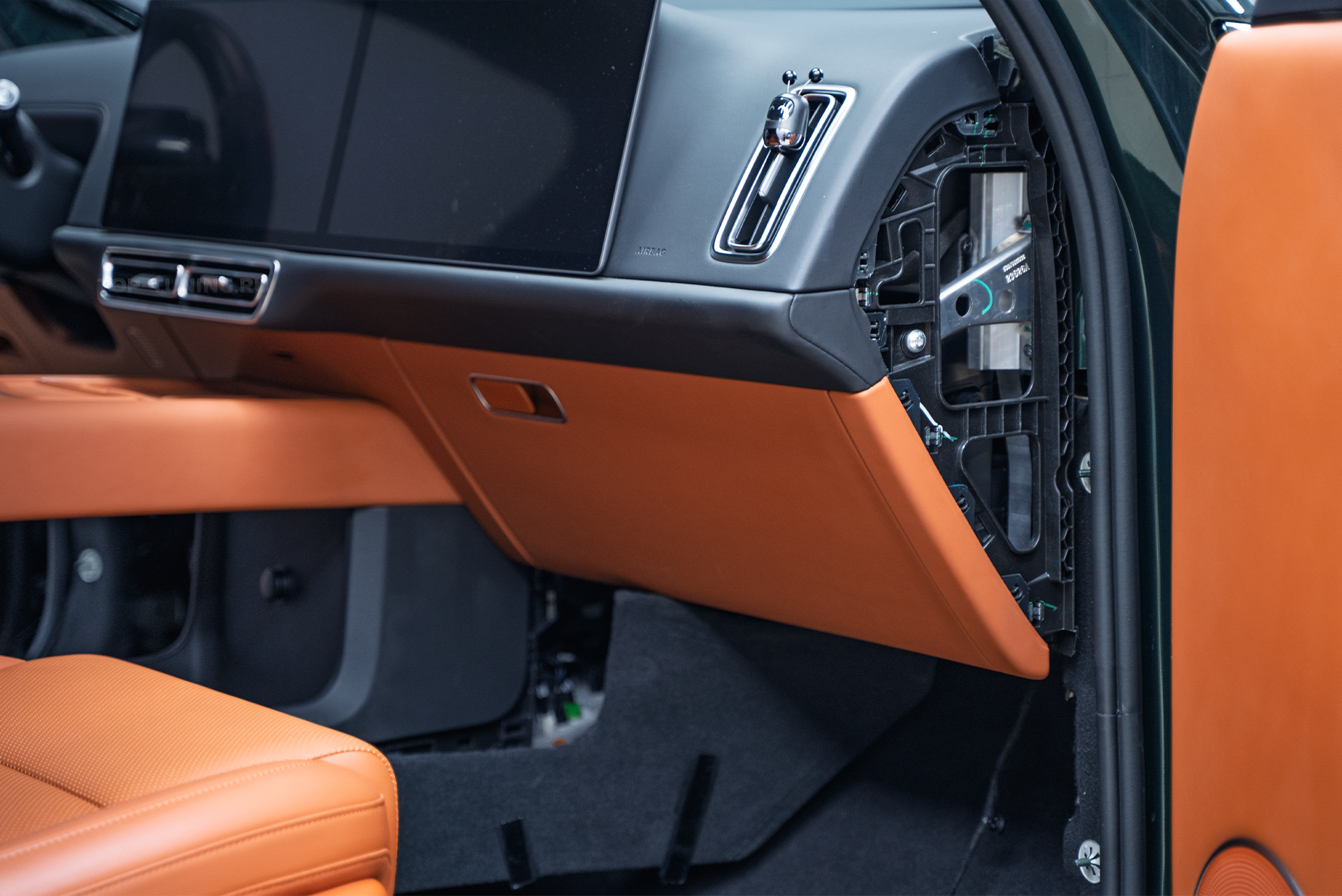 Монтаж акустических стоек для Li L9 – тюнинг автозвука Lixiang