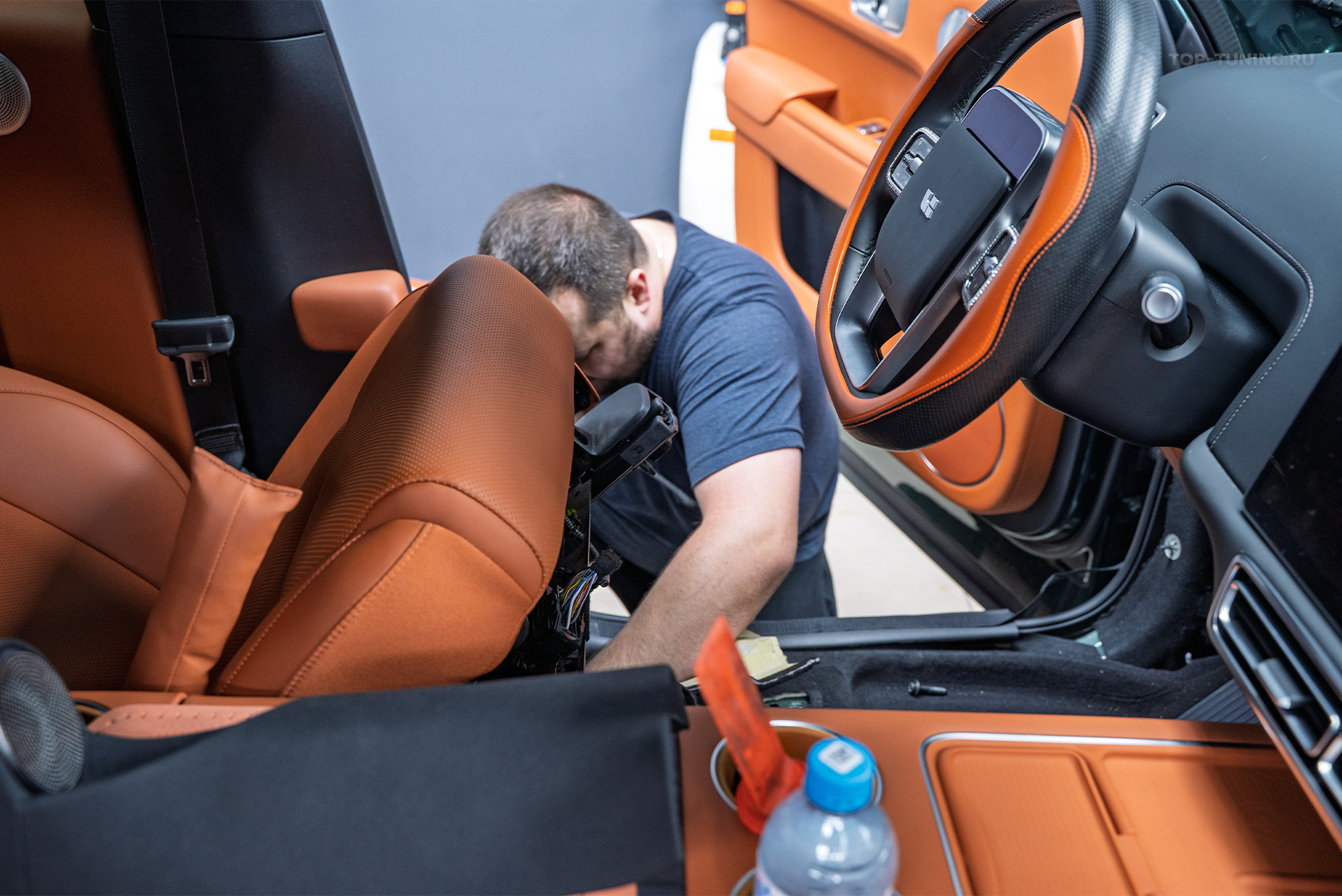 Монтаж акустических стоек для Li L9 – тюнинг автозвука Lixiang 110258 Монтаж акустических стоек для Li L9 – тюнинг автозвука Lixiang