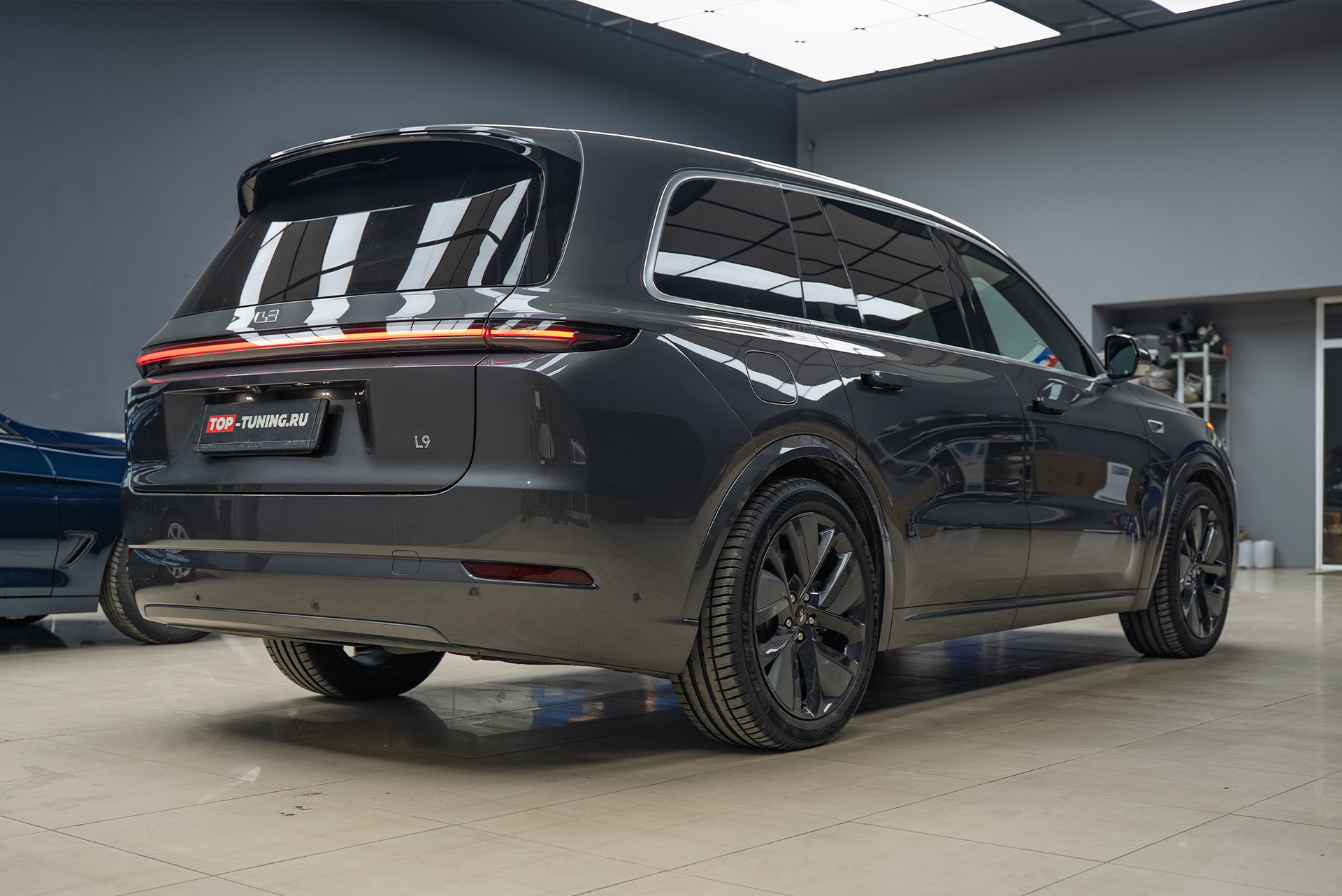 110277 Виброизоляция колесных арок и подкрылков нового Lixiang L9 Виброизоляция колесных арок и подкрылков нового Lixiang L9 в Топ Тюнинг Москва