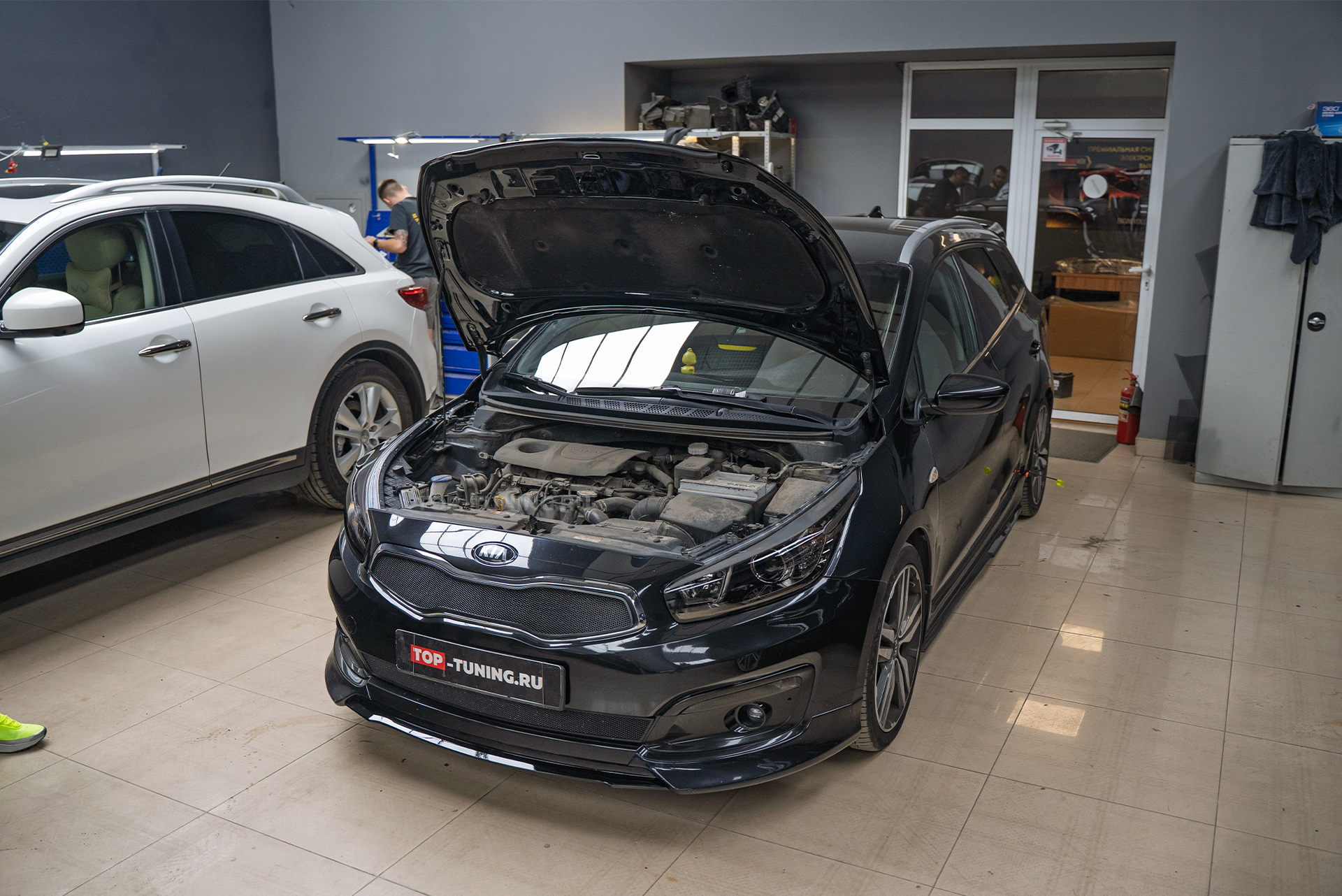 110278 Тюнинг-модернизация Kia Ceed II – спортивный капот GTR с жабрами Тюнинг-модернизация Kia Ceed II – спортивный капот GTR с жабрами