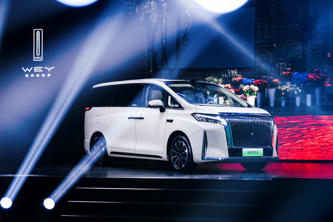 WEY Gaoshan 7 MPV от GWM доступен для предварительной продажи по цене 3,4 млн рублей