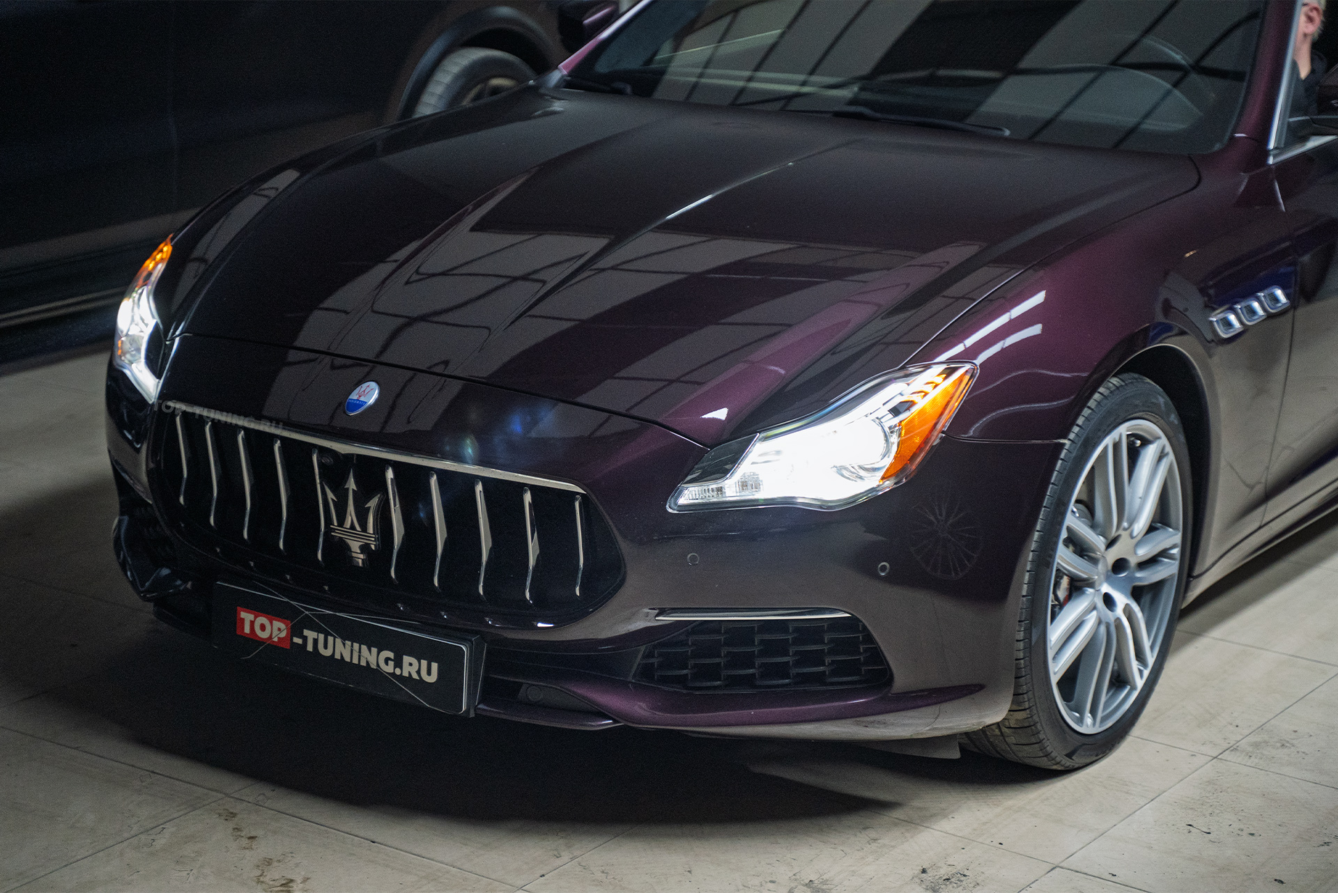 110281 Тюнинг + полировка + оклейка передней оптики Maserati Quattroporte 2017
