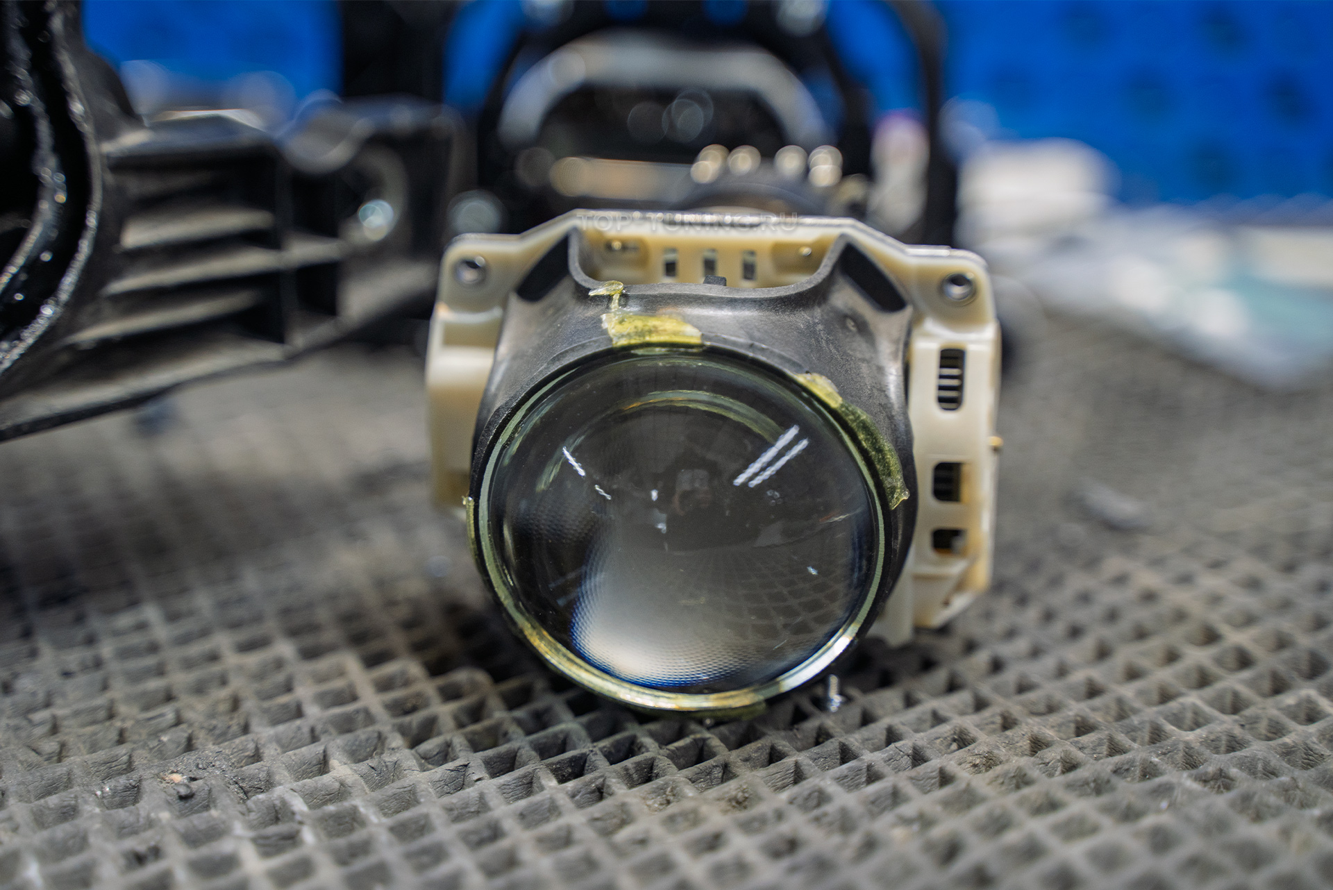 Тюнинг + полировка + оклейка передней оптики Maserati Quattroporte 2017