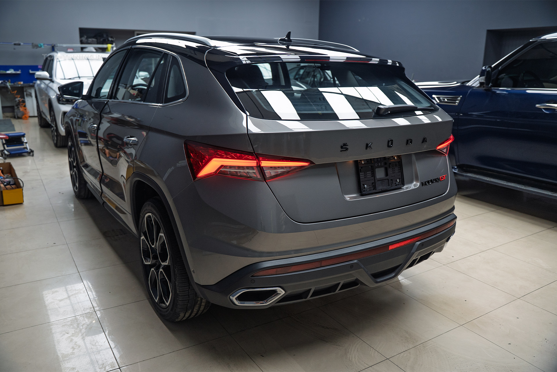 110289 Полная оклейка Skoda Kodiaq GT антигравийной пленкой