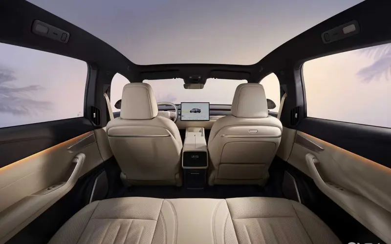 19 сентября состоялась официальная презентация электрического внедорожника Onvo L60 от Nio