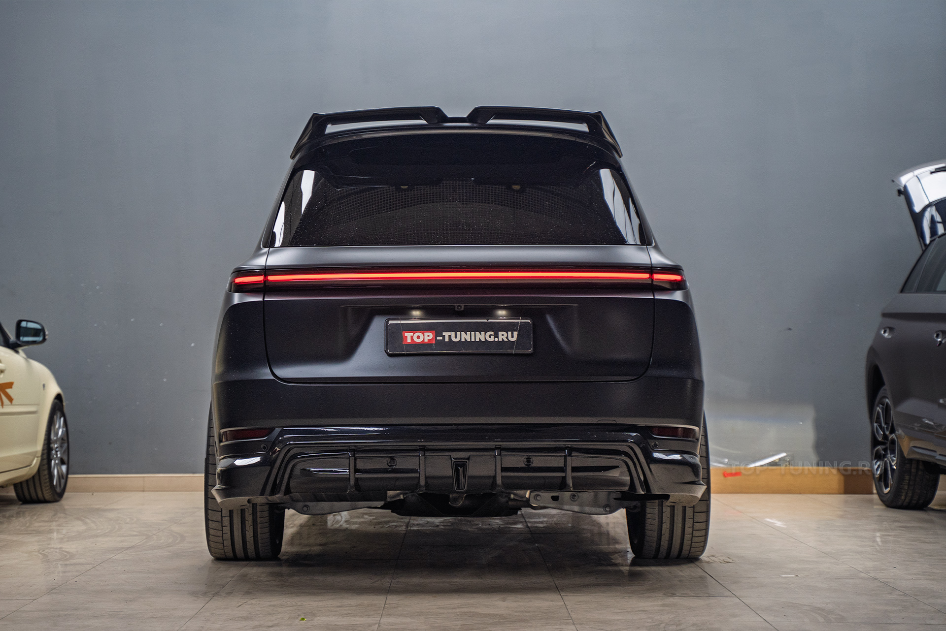 Замена линз в фарах Lixiang L9 – установка LED-модулей Prisma