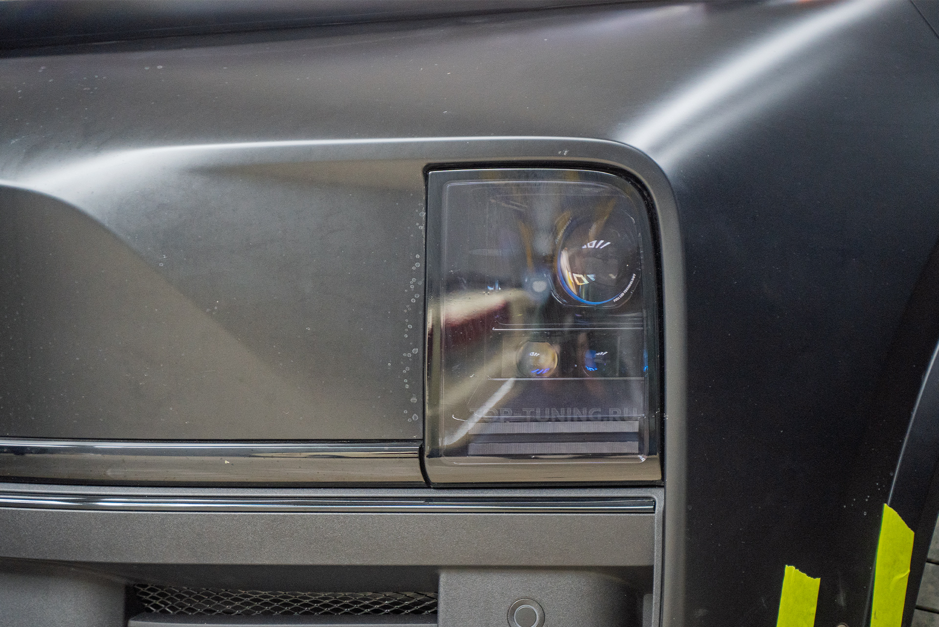 Замена линз в фарах Lixiang L9 – установка LED-модулей Prisma