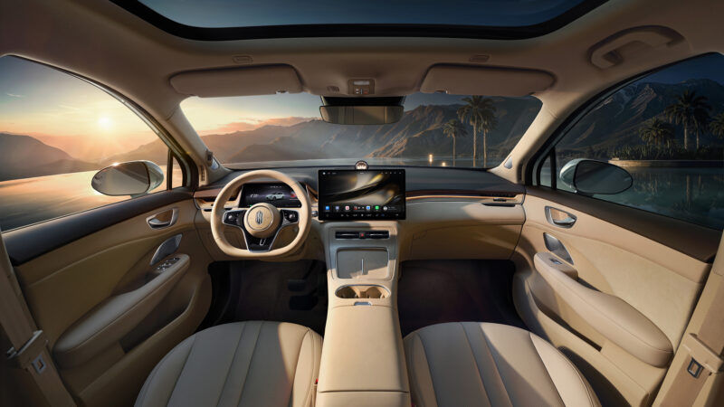 Стоимость автомобиля начинается от 159 800 юаней (1,88 млн рублей). Модель оснащена кабиной на базе HarmonyOS и усовершенствованной системой помощи водителю.