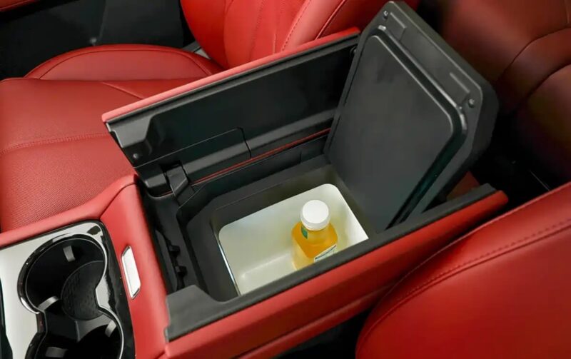 Обновлённая модель привлекает внимание рядом усовершенствований.