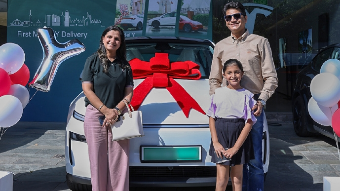 27 сентября 2025 года глобальный вице-президент компании Грейс Тао сообщила, что все автомобили первой партии произведены на шанхайском заводе Gigafactory.