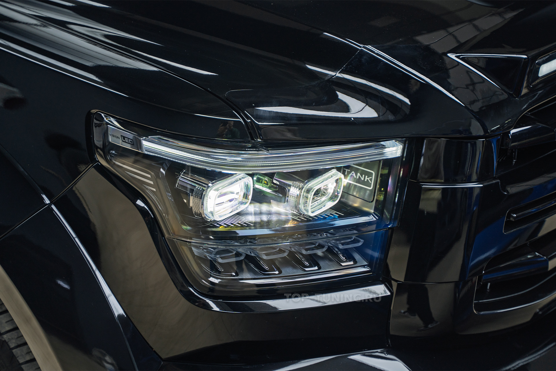 110377 Тюнинг обвеса Tank 500 2025 – установка юбок, спойлера, расширителей арок, капота