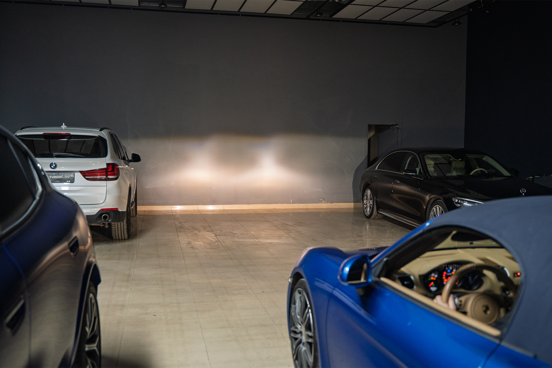 Замена линз в фарах Porsche Bosxter S 981 – сравнение работы до и после 