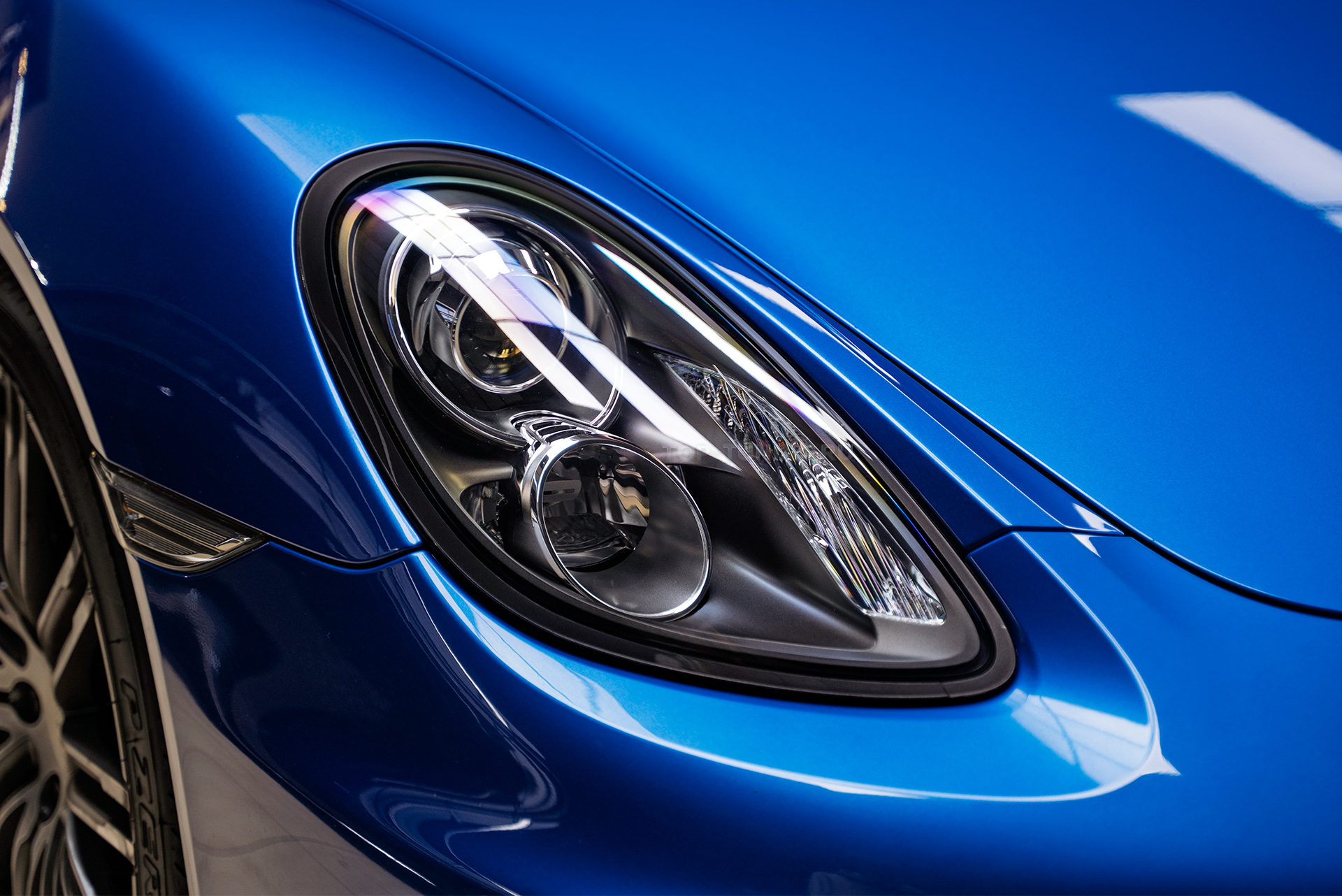 110378 Замена линз в фарах Porsche Boxster S 981 – сравнение работы до и после