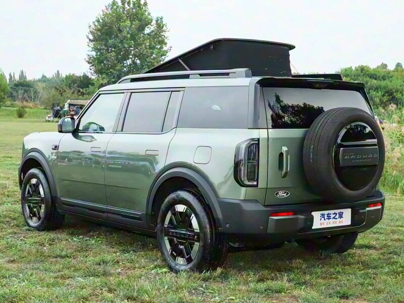 Ford Bronco был представлен 29 августа на автосалоне в Чэнду. Приём предварительных заказов начался на прошлой неделе на автосалоне в Гуанчжоу.