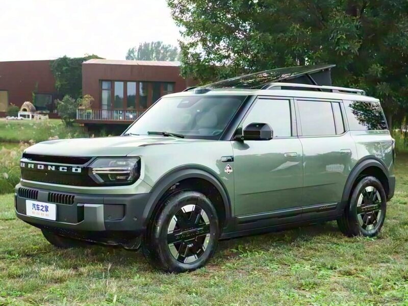 Ford Bronco был представлен 29 августа на автосалоне в Чэнду. Приём предварительных заказов начался на прошлой неделе на автосалоне в Гуанчжоу.