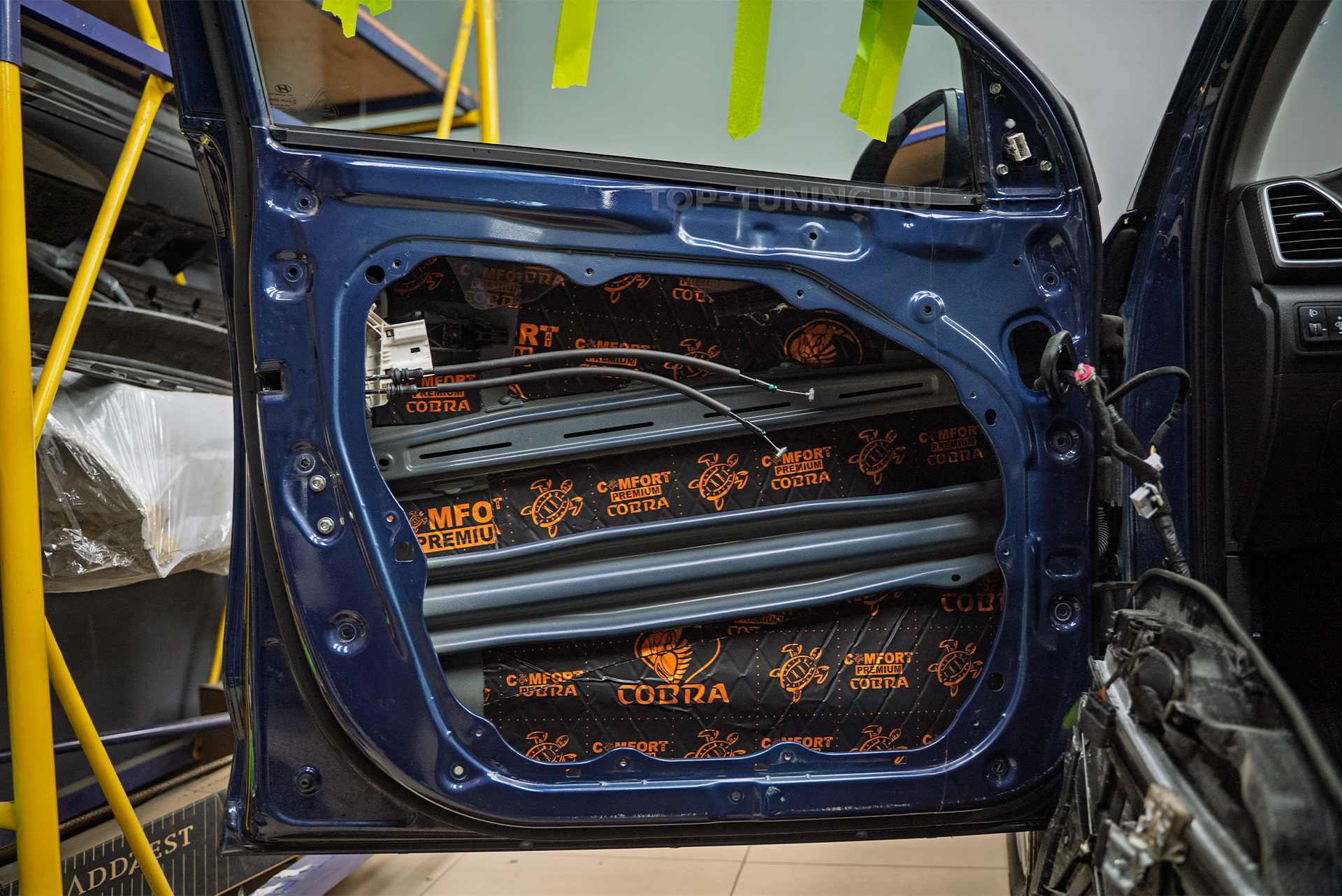 Установка подсветки салона 24 в 1 + шумоизоляция дверей Hyundai Tucson