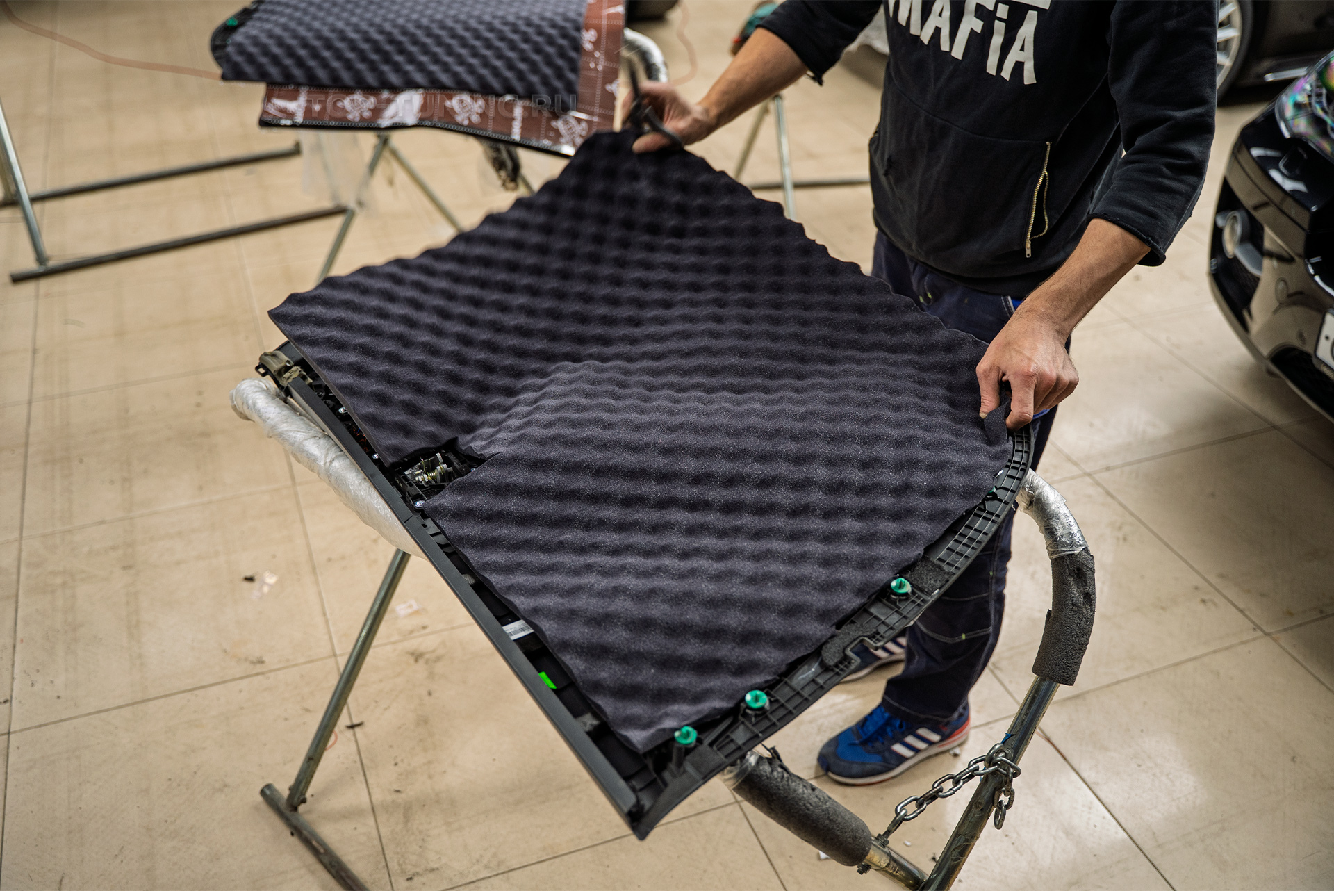 110385 Установка подсветки салона 24 в 1 + шумоизоляция дверей Hyundai Tucson