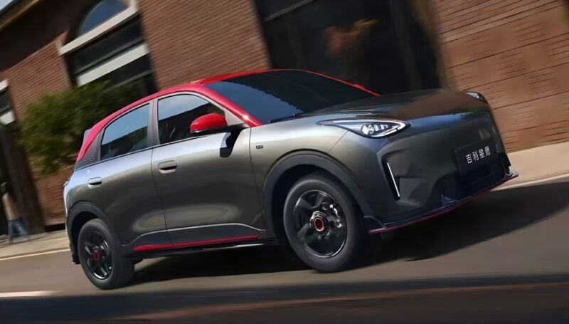 Модель доступна в шести конфигурациях с двумя вариантами дальности хода: 310 км и 410 км (по циклу CLTC). В линейку вошла ограниченная серия Star Limited (всего 1 000 экземпляров). Она вдохновлена стилем Brabus Smart #1 и выделяется красной крышей, к