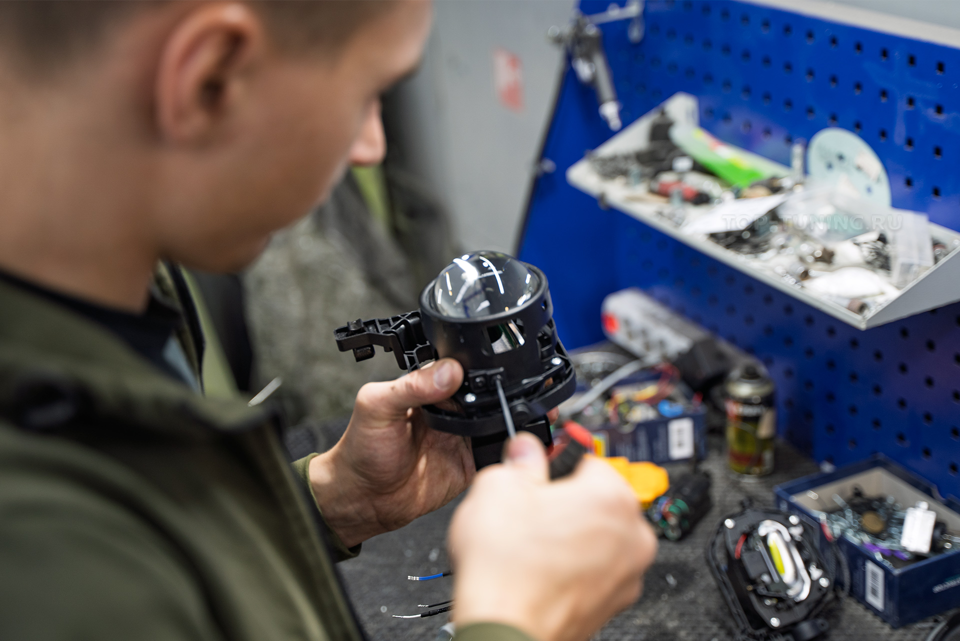 Тюнинг фар BMW X5 F15 – замена би-ксенона на светодиодные модули MaxBeam 2.0