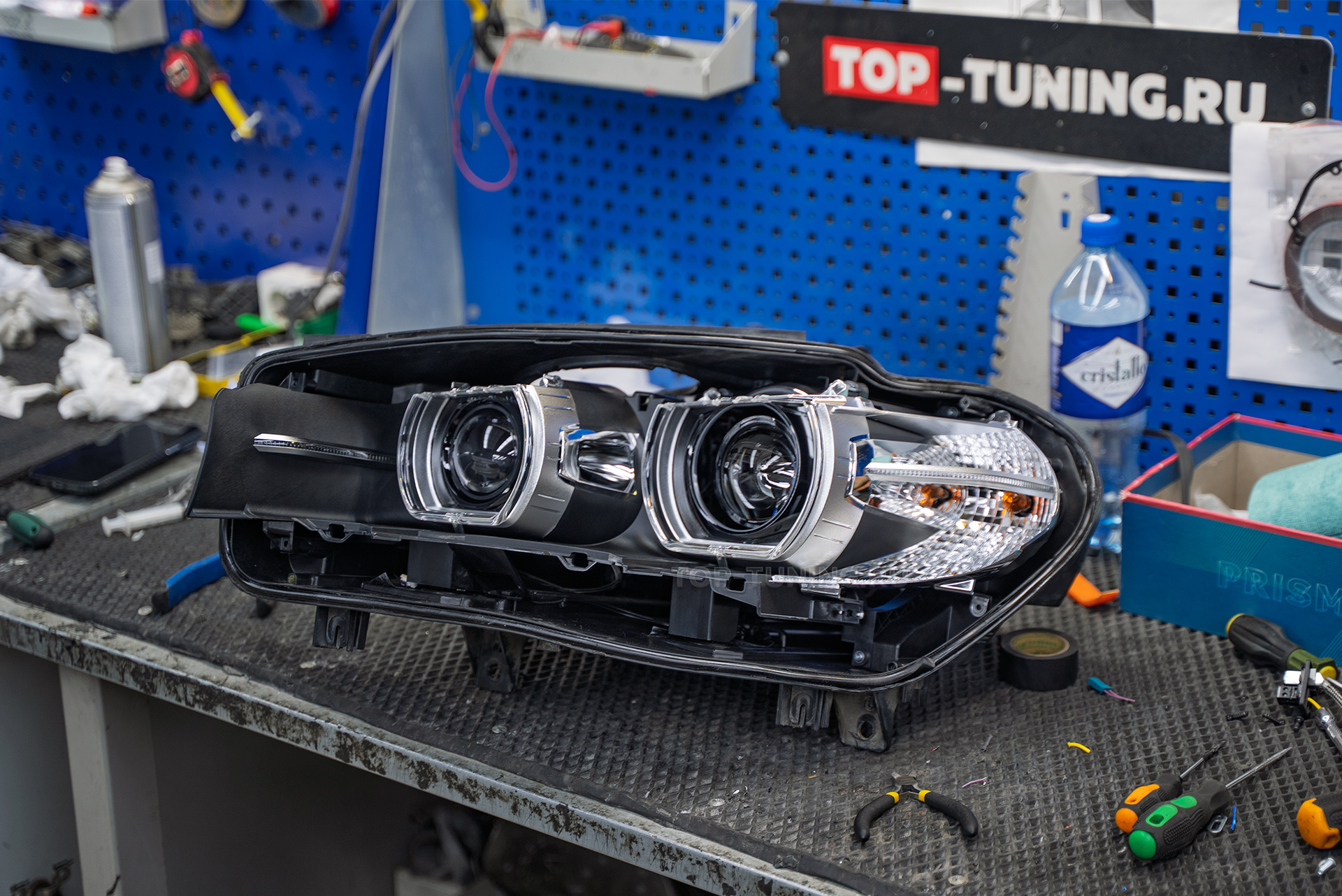 110401 Тюнинг фар BMW X5 F15 – замена би-ксенона на светодиодные модули MaxBeam 2.0