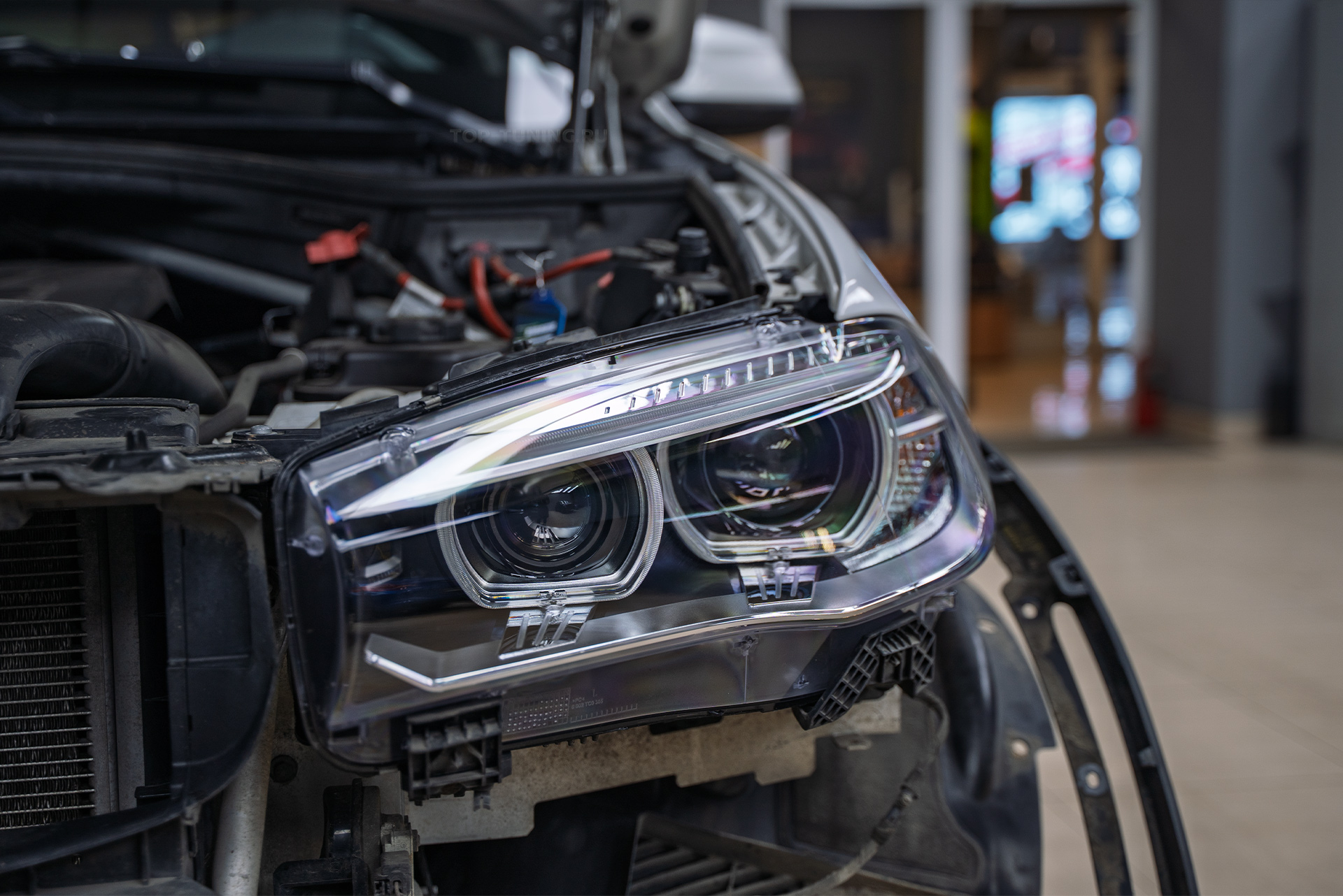 110401 Тюнинг фар BMW X5 F15 – замена би-ксенона на светодиодные модули MaxBeam 2.0