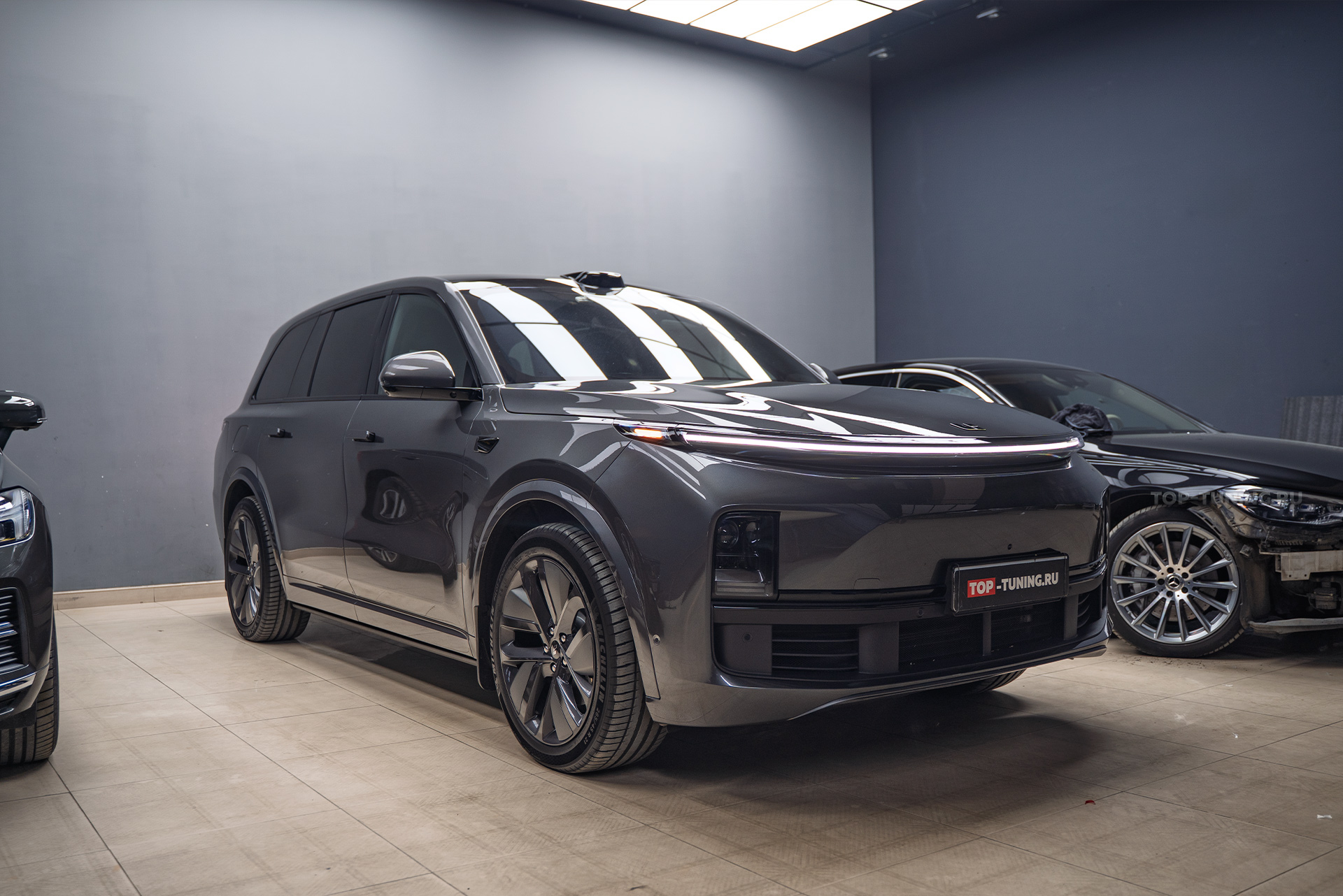 110408 Тюнинг Lixiang L7 – установка антихром-накладок