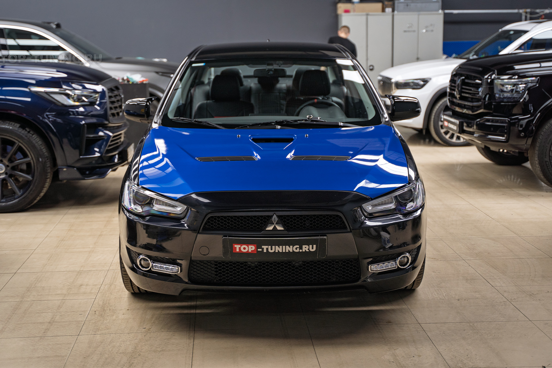 110412 Монтаж атмосферной подсветки салона Mitsibishi Lancer X 2008