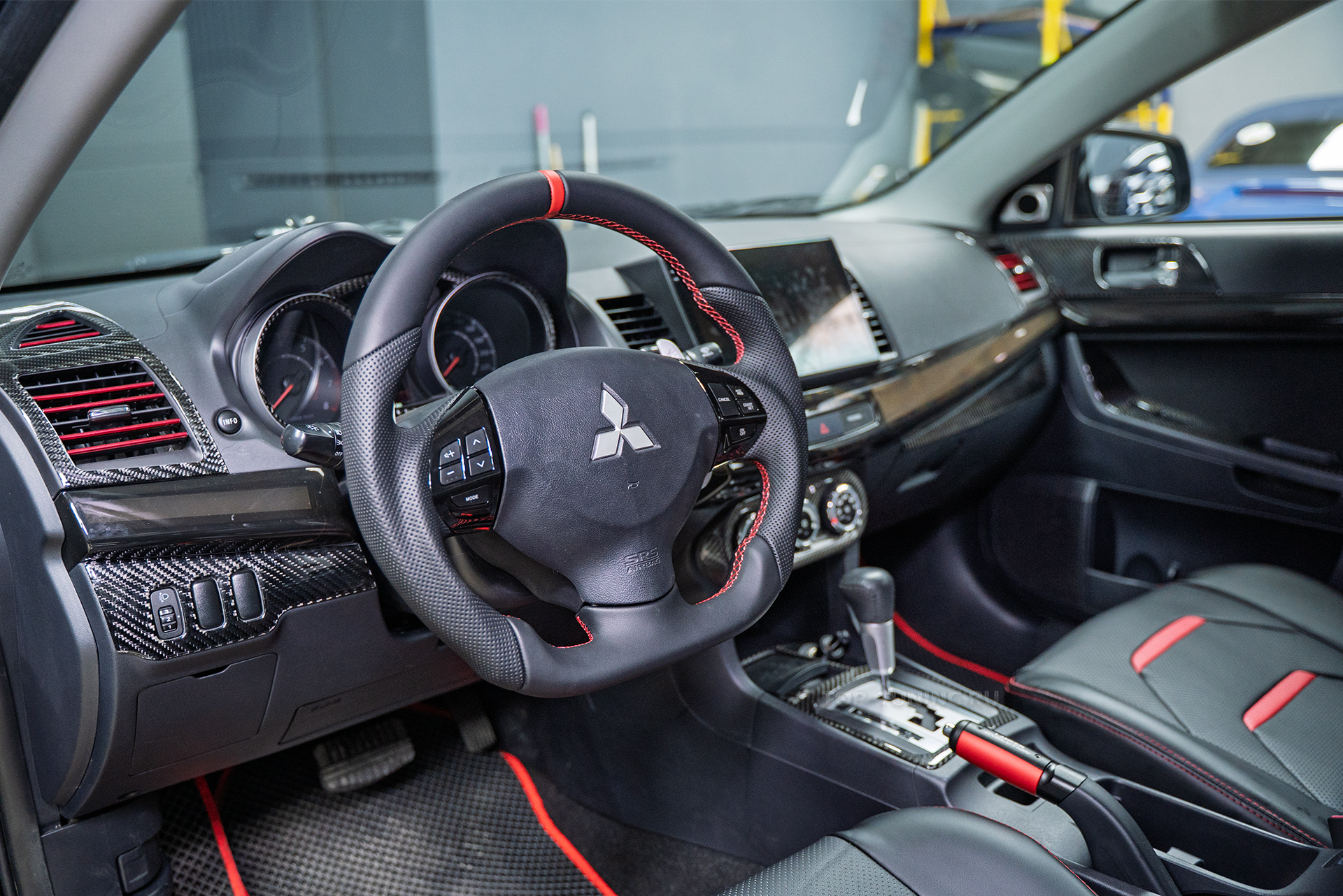 110412 Монтаж атмосферной подсветки салона Mitsibishi Lancer X 2008