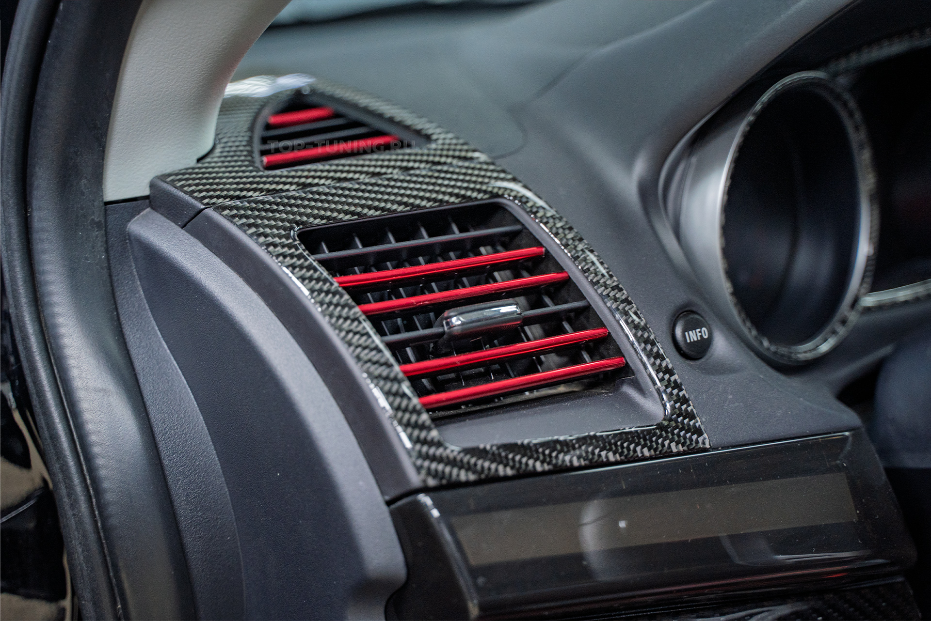 110412 Монтаж атмосферной подсветки салона Mitsibishi Lancer X 2008